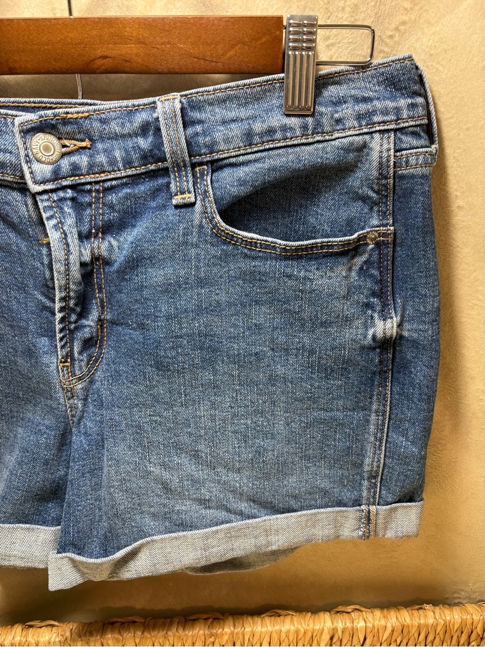 Old Navy Size 10 Boyfriend Mid-Rise Denim Shorts Cuffed Stretch Blue Jean
